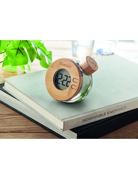 Orologio alimentato ad acqua