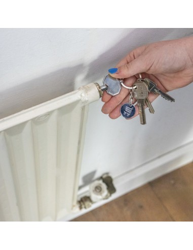 Portachiavi a forma di chiave di sfiato in lega di zinco RCS