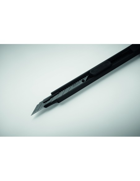 Piccolo coltello retrattile