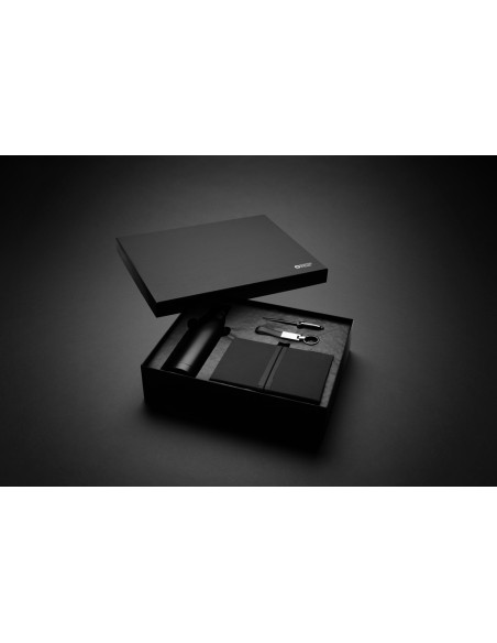 Set regalo business deluxe Swiss Peak con bottiglia RCS