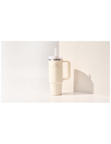 Bicchiere isolato Stanley Quencher® H2.0 FlowState™ 890 ml in acciaio inox riciclato