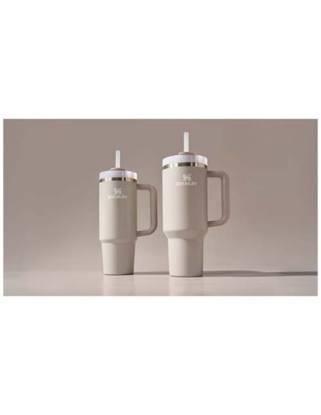 Bicchiere isolato Stanley Quencher® H2.0 FlowState™ 890 ml in acciaio inox riciclato